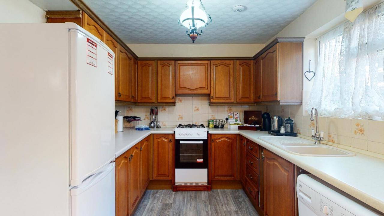 Villa Orchards In Orpington Extérieur photo
