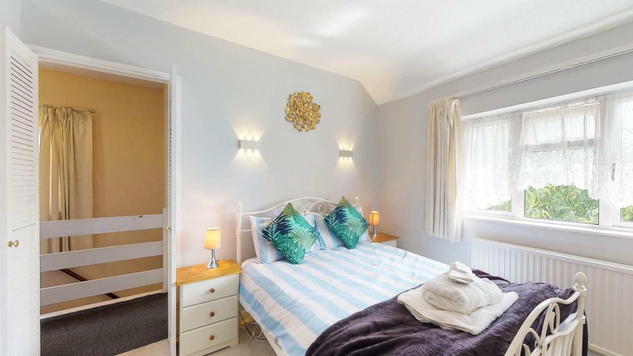 Villa Orchards In Orpington Extérieur photo